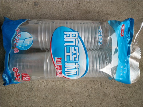 選擇一次性杯子時(shí)，需要考慮以下幾個(gè)因素：